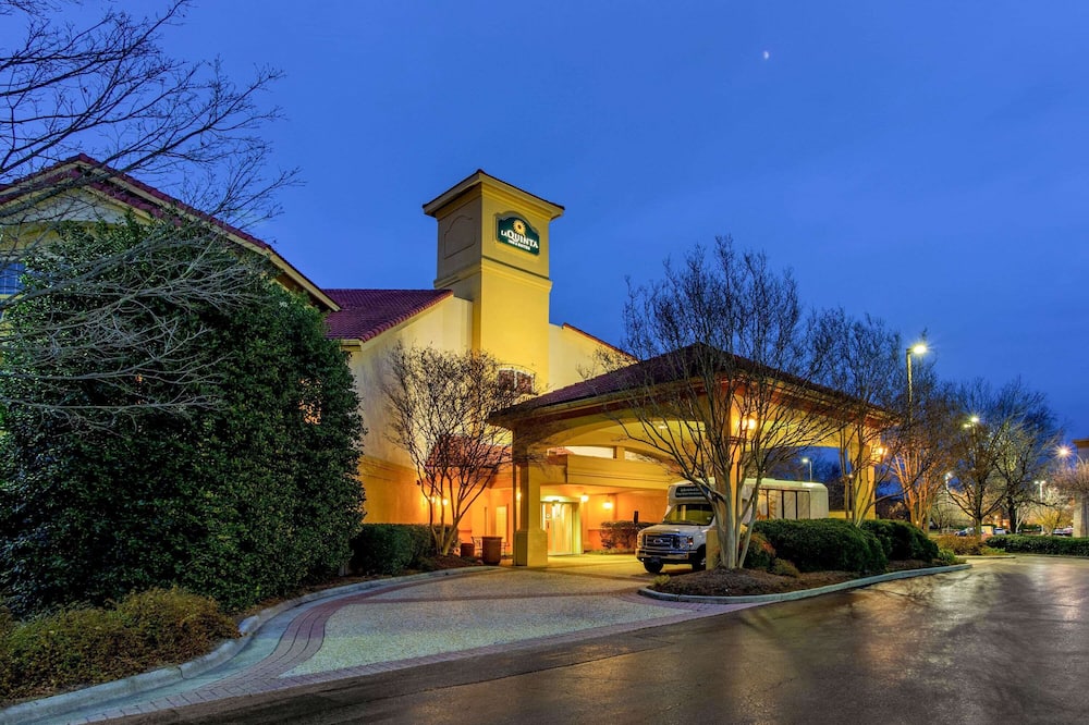 ラ キンタ イン & スイーツ バイ ウィンダム ラレー ダーラム インターナショナル エアポート 写真