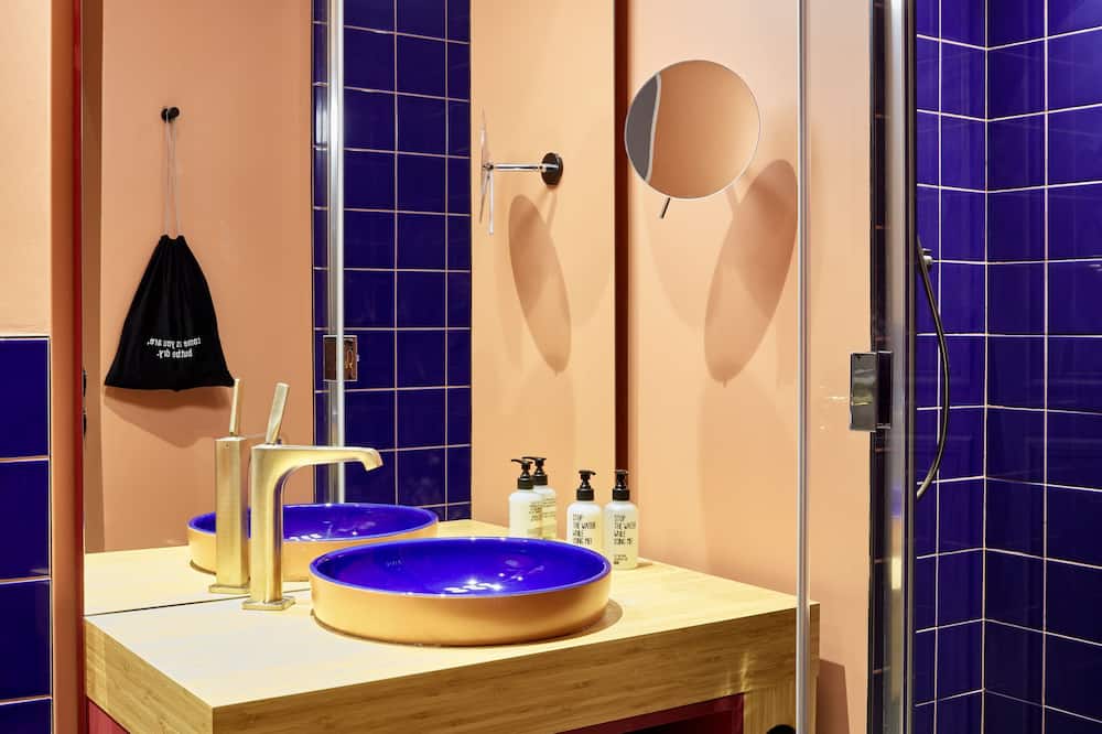 25アワーズ ターミナス ノール 写真