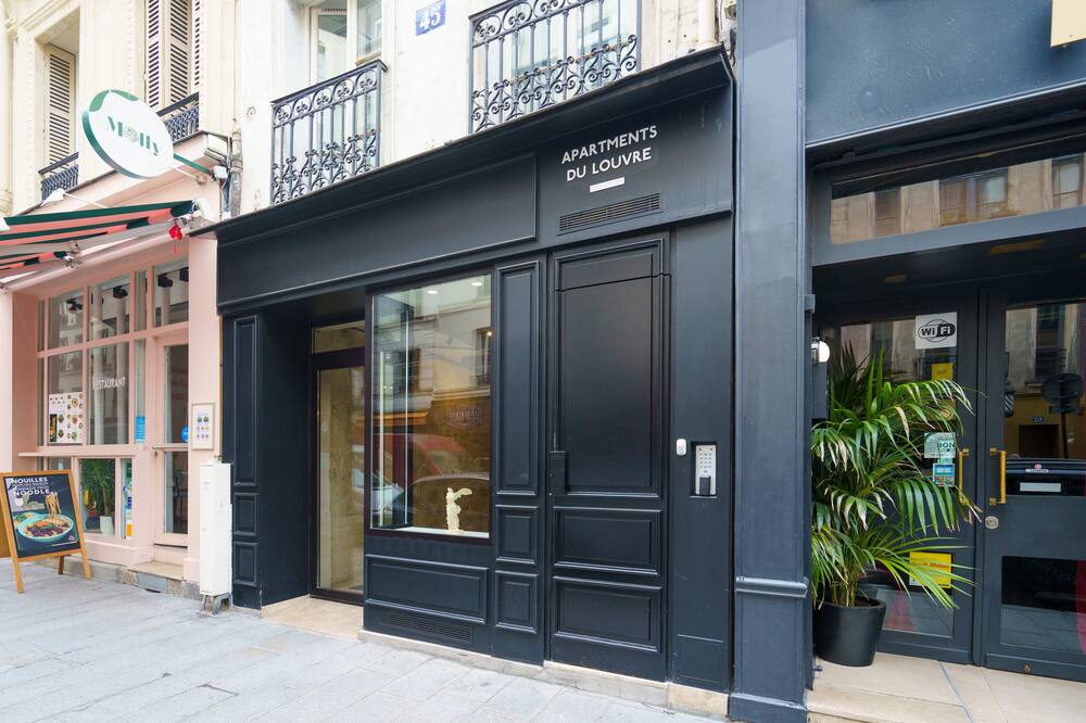 アパルトマン デュ ルーヴル 写真
