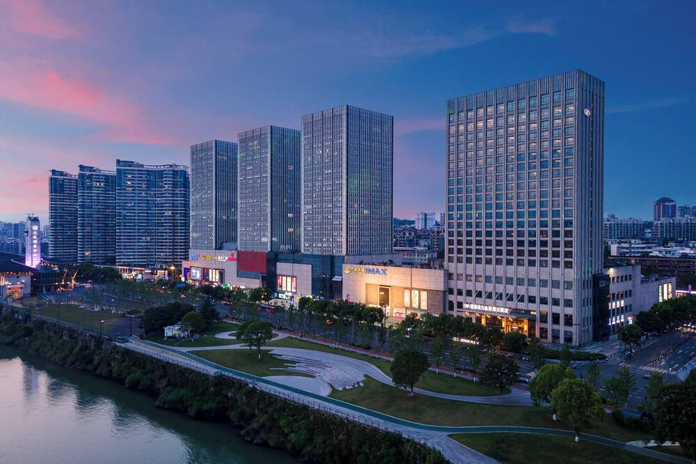 クラウン プラザ イーチャン バイ IHG 写真