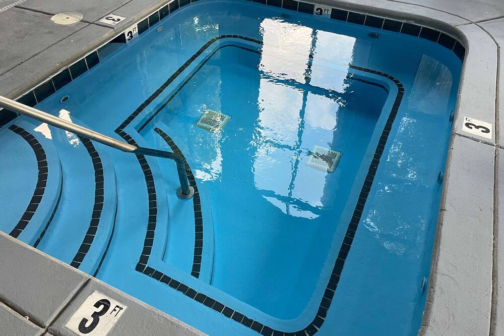 デイズ イン & スイーツ バイ ウィンダム マーフリーズボロ 写真