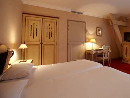 Logis Hostellerie des Clos et restaurant Bistrot des grands crus et Maison de la tour Chablis 写真