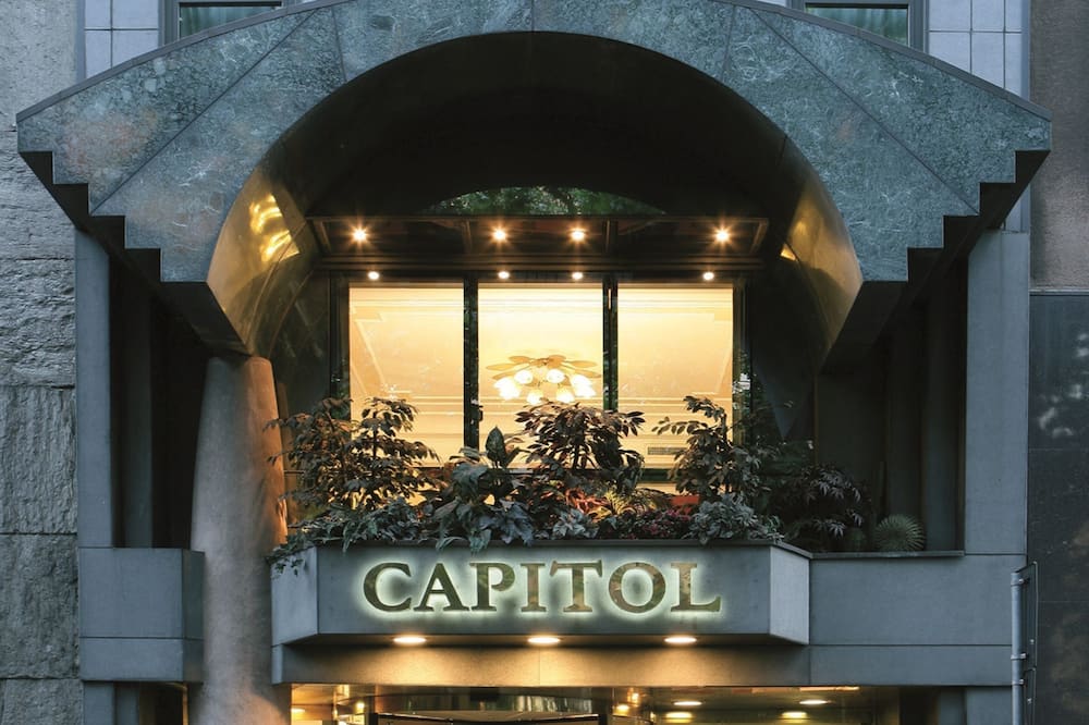 ホテル キャピトル 写真