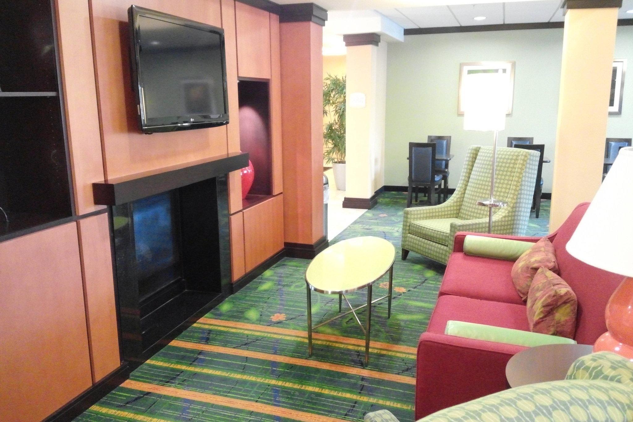 フェアフィールド イン & スイーツ インディアナポリス エイボン 写真