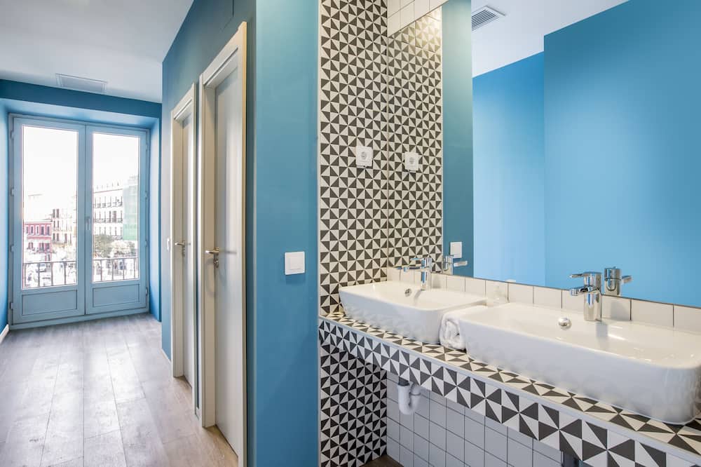 モラ ホステル 写真