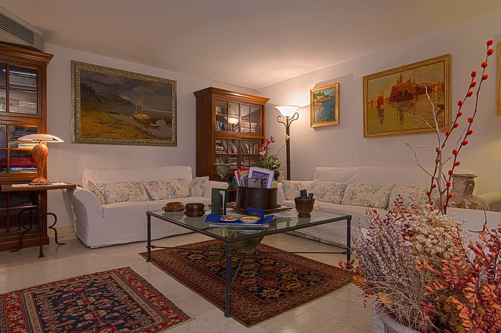 ヴィラ トゥットロット 写真