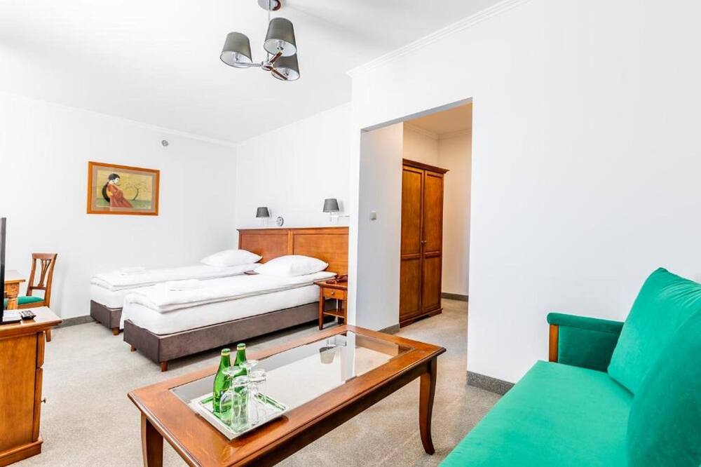 ホテル ポッド ズウォタ ルジャ 写真