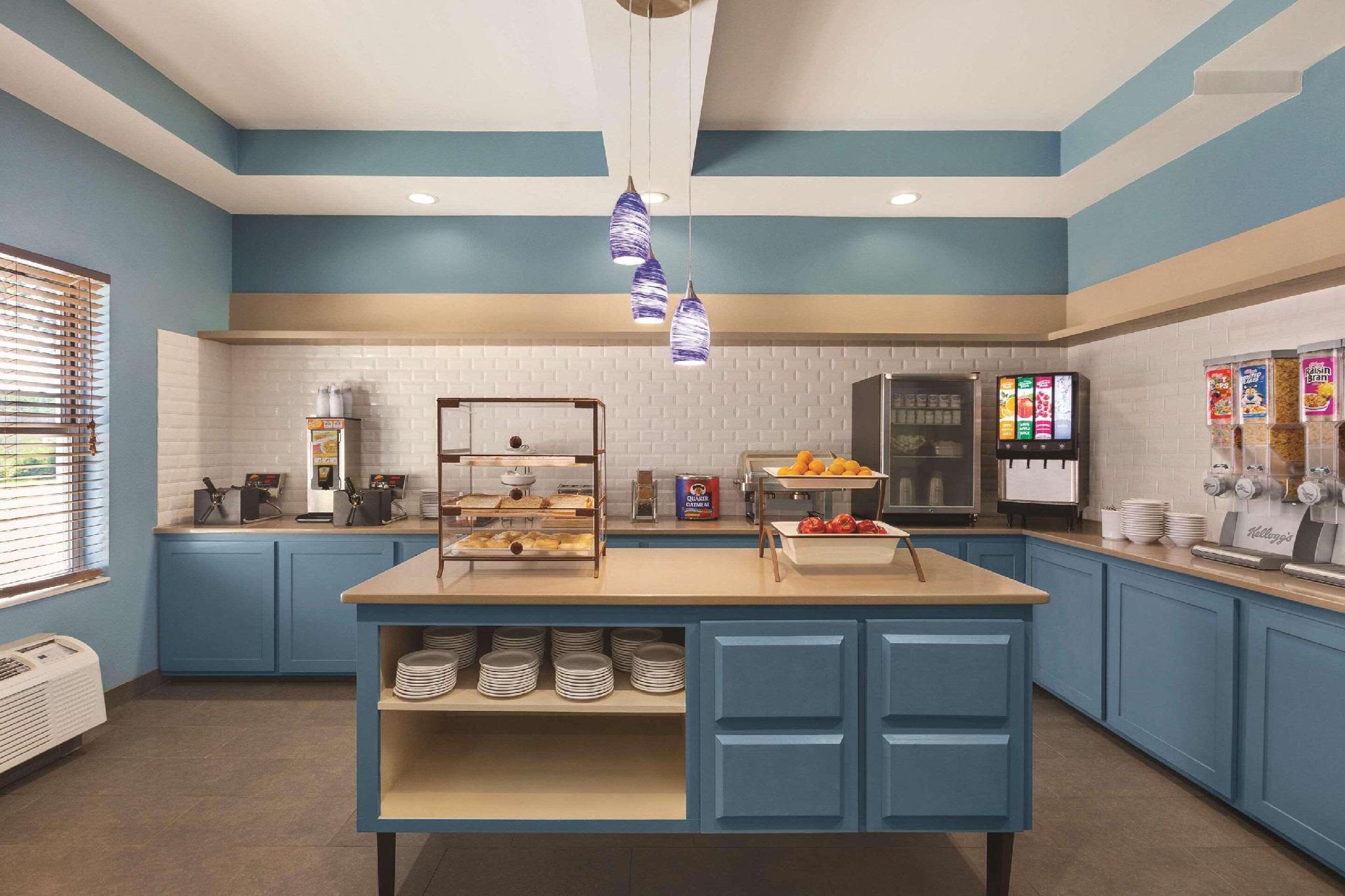 カントリー イン & スイーツ バイ ラディソン ビューフォート ウェスト サウスカロライナ 写真