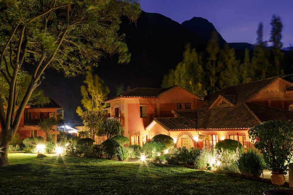 ホテル パカリタンプ 写真