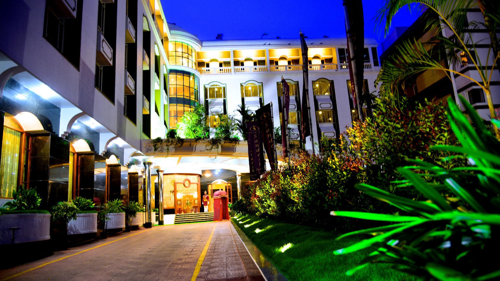 ホテル サンディシュ ザ プリンス 写真