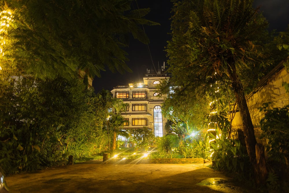 ホテル トゥルシ 写真