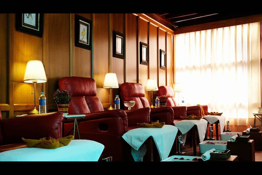 ホテル ピン ウー ルウィン 写真