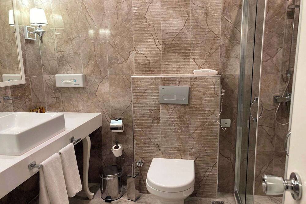 ラマダ バイ ウインダム プロウディフ トリモンティウム 写真