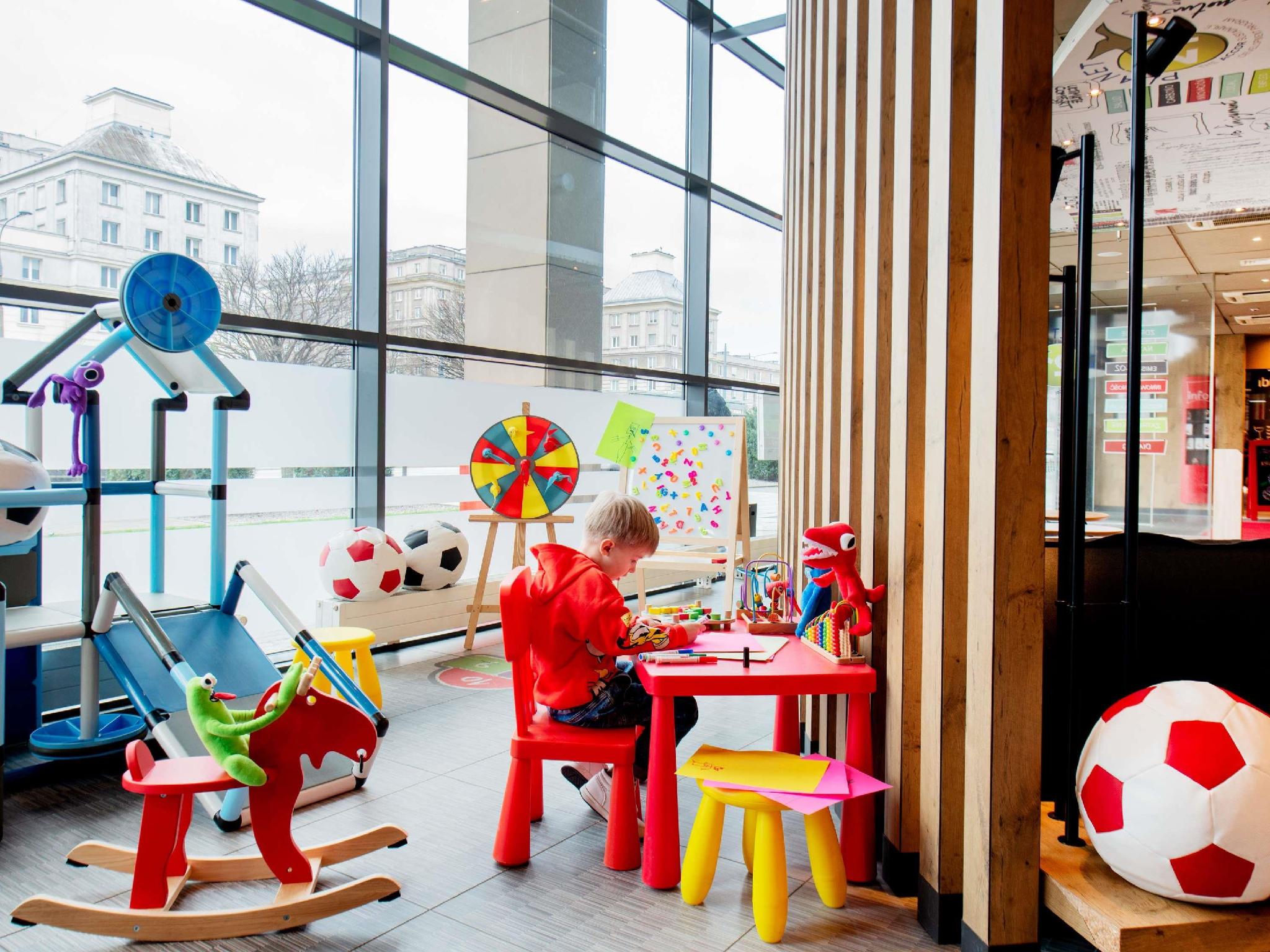 イビス ワルシャワ スタレミャスト ホテル 写真