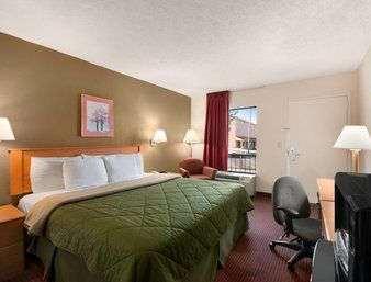 デイズ イン バイ ウィンダム クックビル 写真