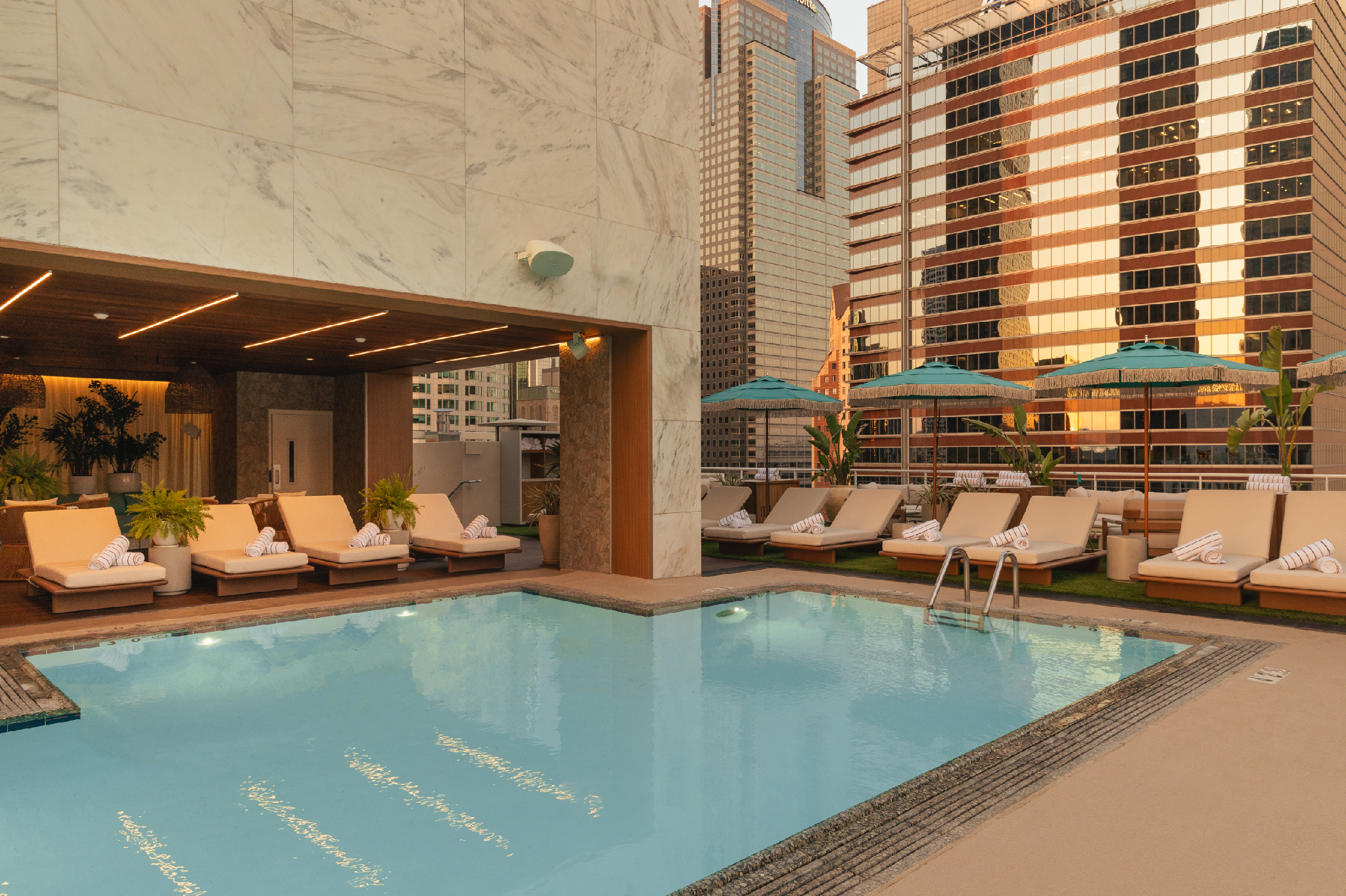 ザ デルフイ 写真