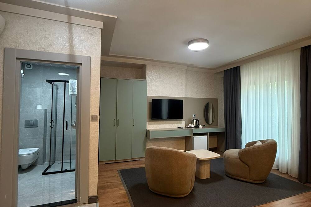 ラティフォグル ホテル 写真