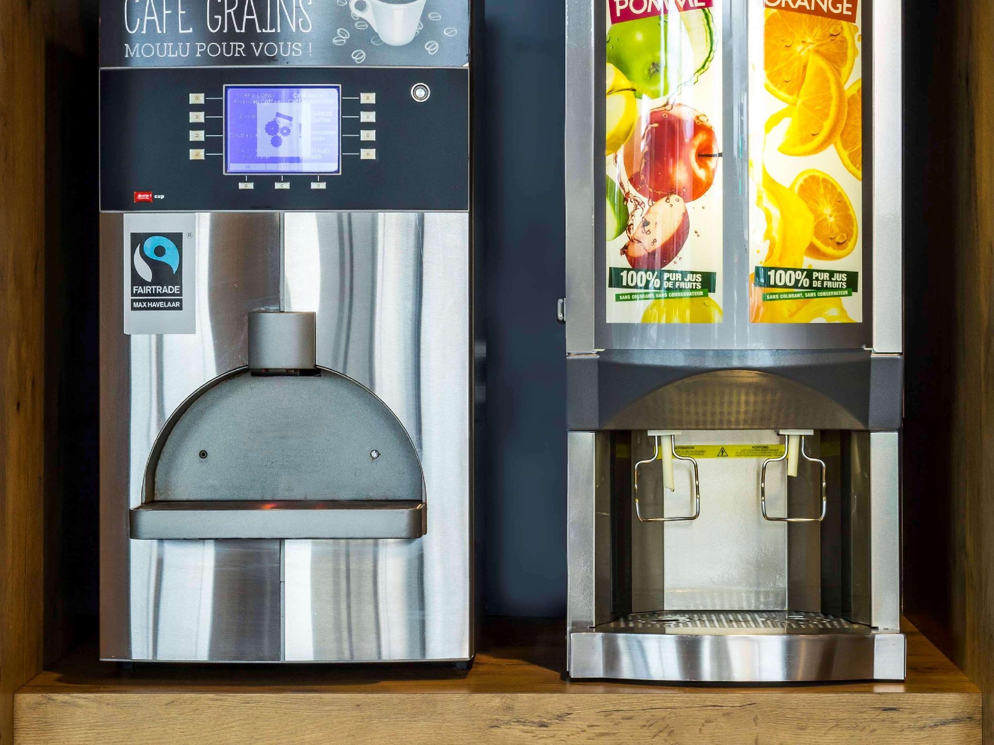 イビス バジェット ボルドー サントレ ガール サン ジャン 写真