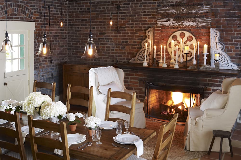 メゾン フルリエ ア フォー シスターズ イン 写真