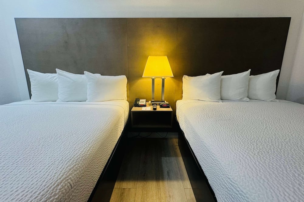 ラマダ バイ ウィンダム サンディエゴ エアポート 写真