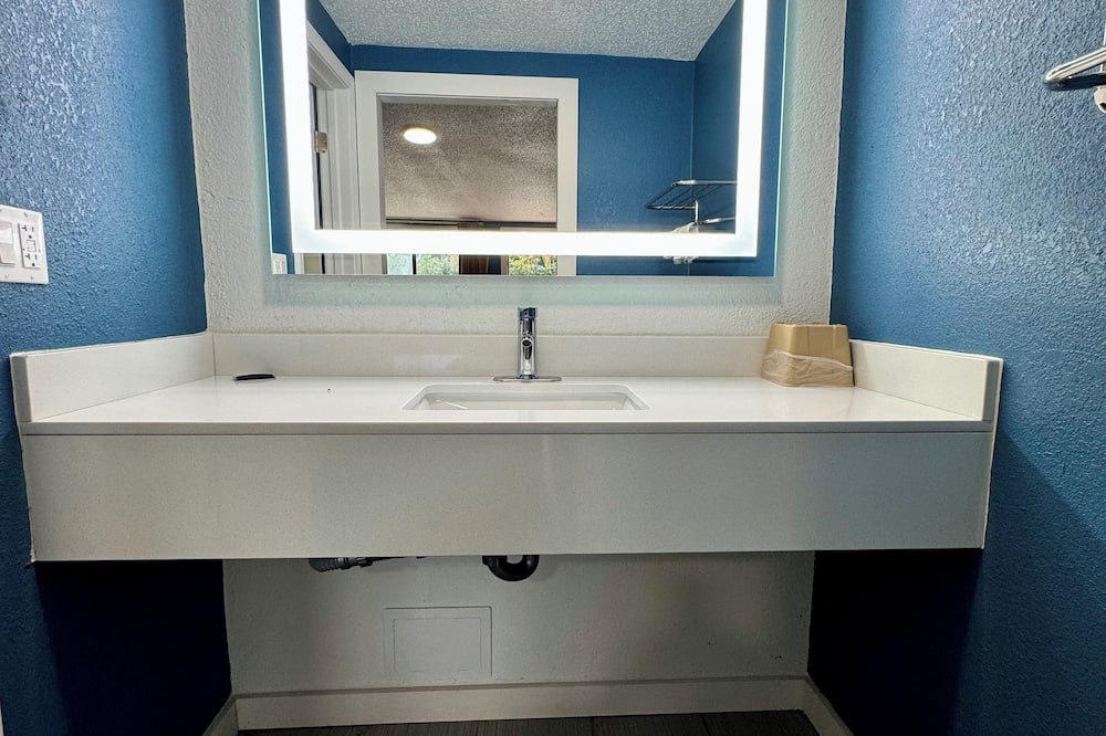 ナイツ イン グリーンビル ノースカロライナ 写真