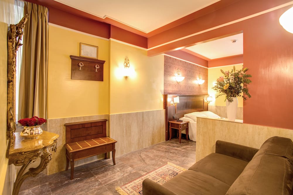 アウレリウス アート ギャラリー ホテル 写真