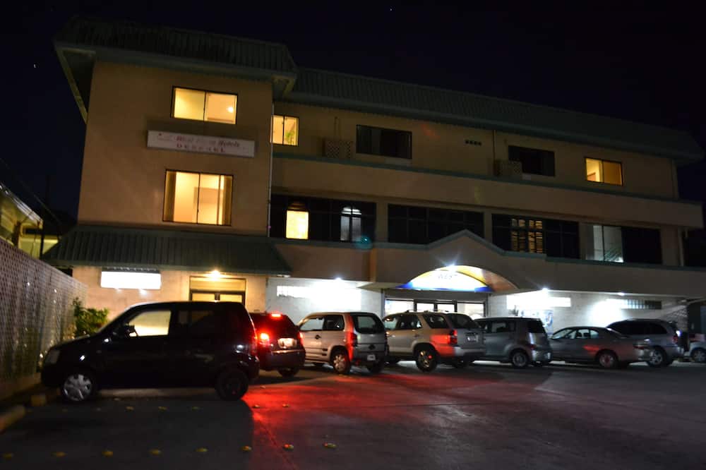 ウエスト プラザ ホテル デセケル 写真