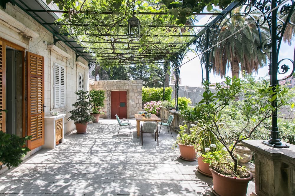 ルームズ ポサト 写真