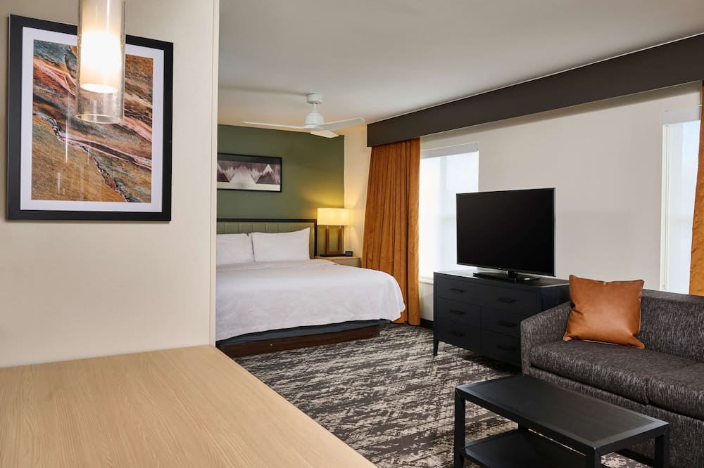 ホームウッド スイーツ バイ ヒルトン アンカレッジ 写真