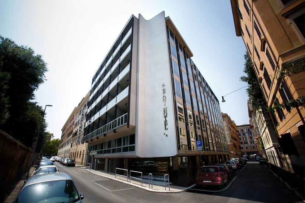 アルバーニ ホテル 写真