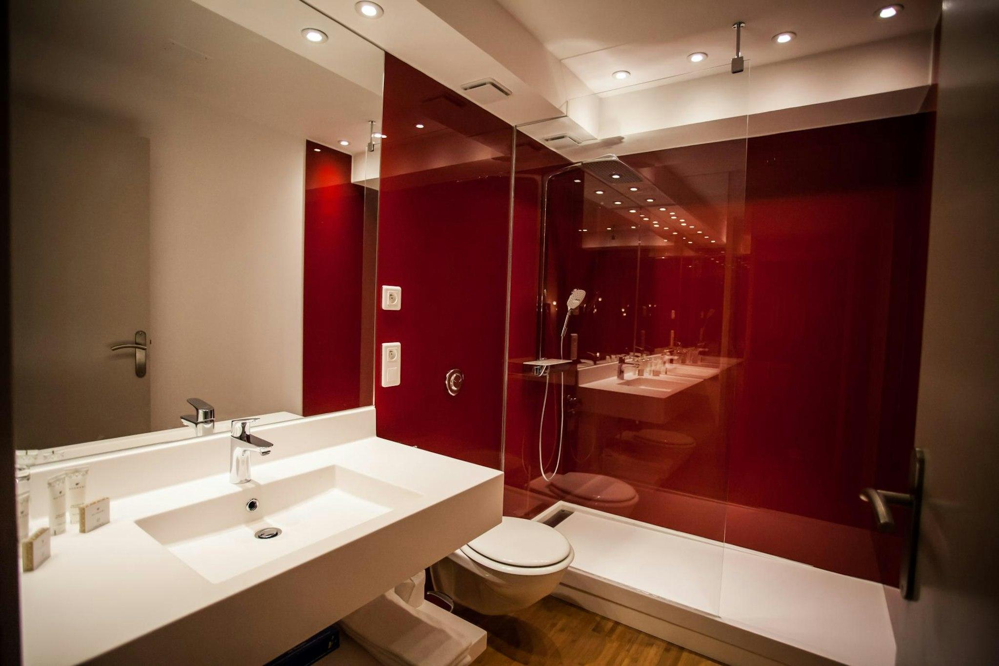 C Suites 写真