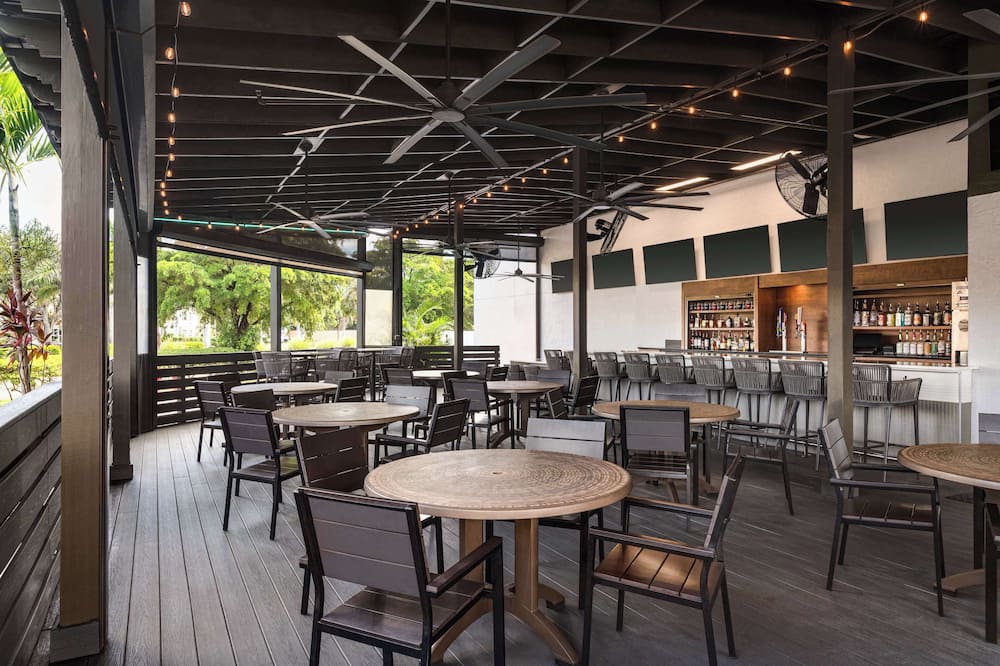 DoubleTree by Hilton Fort Myers at Bell Tower Shops 写真