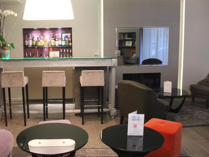 ハーベイ ホテル 写真