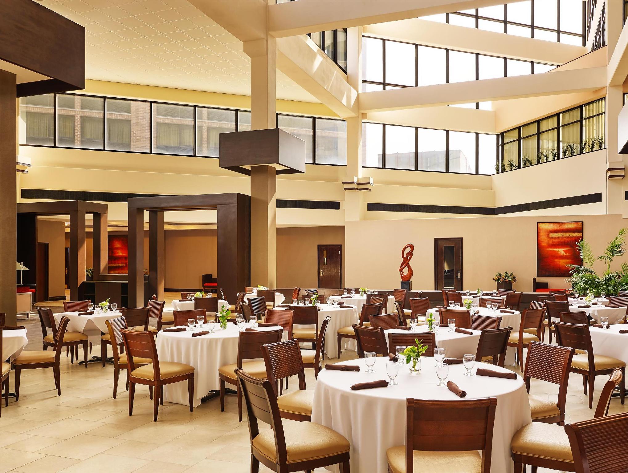 シェラトン リール ナパヴィル ホテル 写真