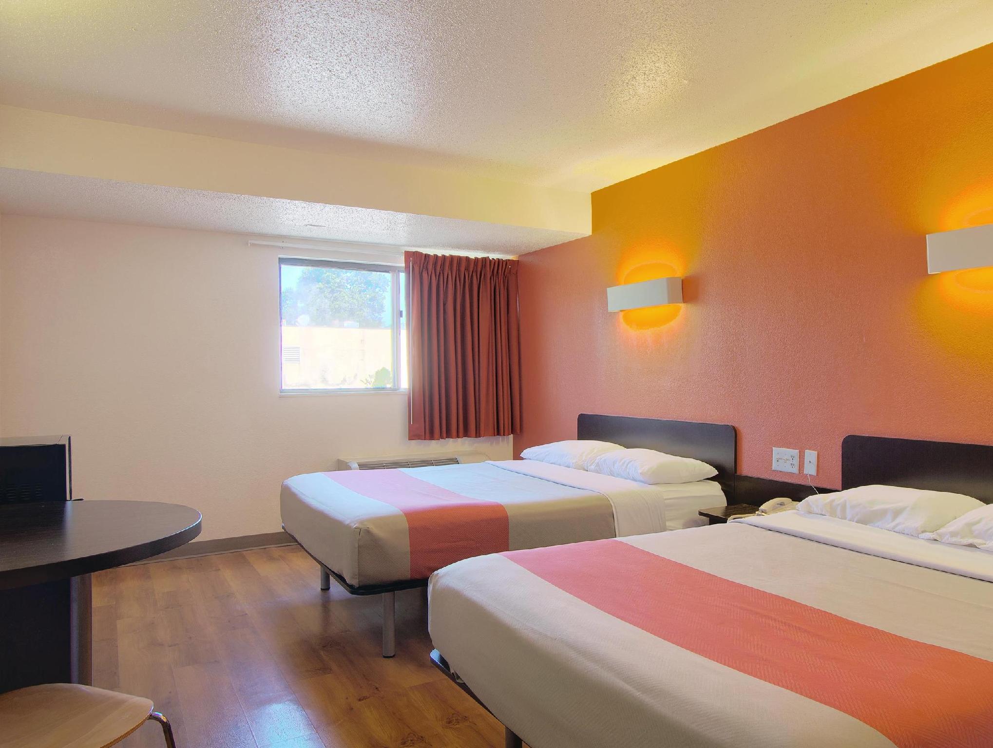 モーテル 6 ピスカタウェイ ニュージャージー 写真