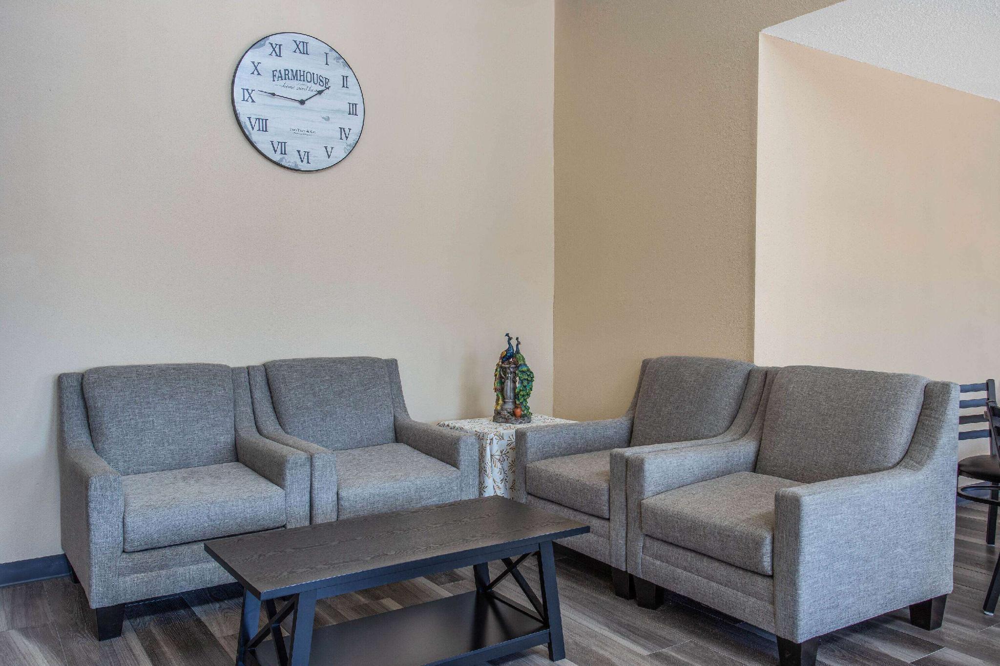 Baymont by Wyndham Joliet 写真