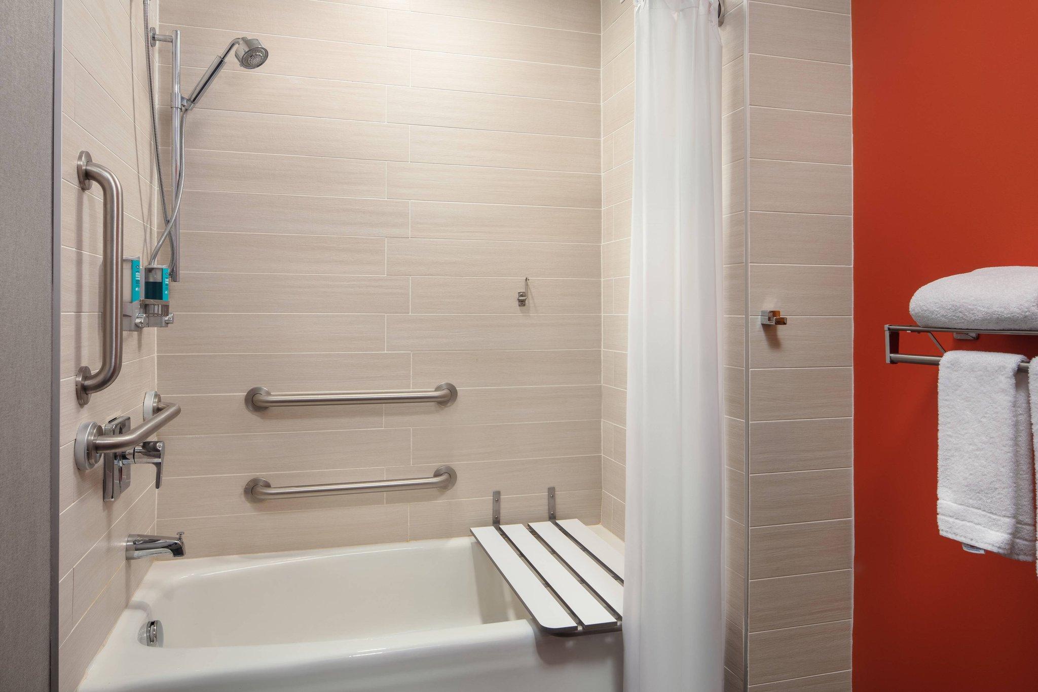 アロフト バッファロー エアポート 写真