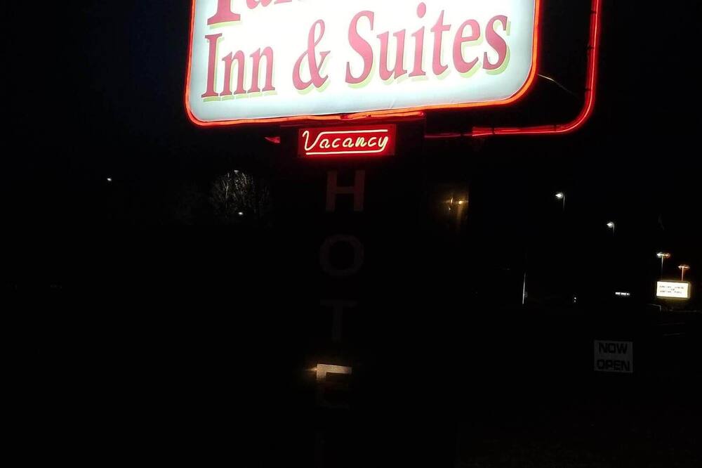 ザ パークウッド イン & スイーツ 写真