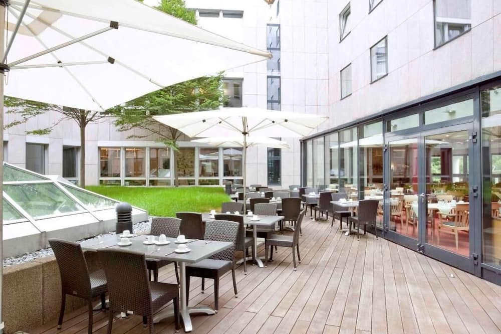 ヴォコ デュッセルドルフ ゼーステルン バイ IHG 写真