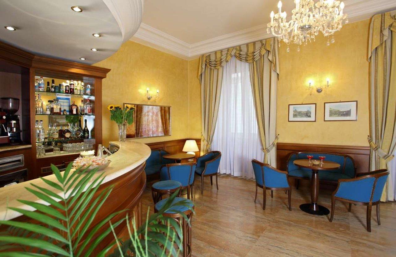 ホテル モンテカルロ 写真