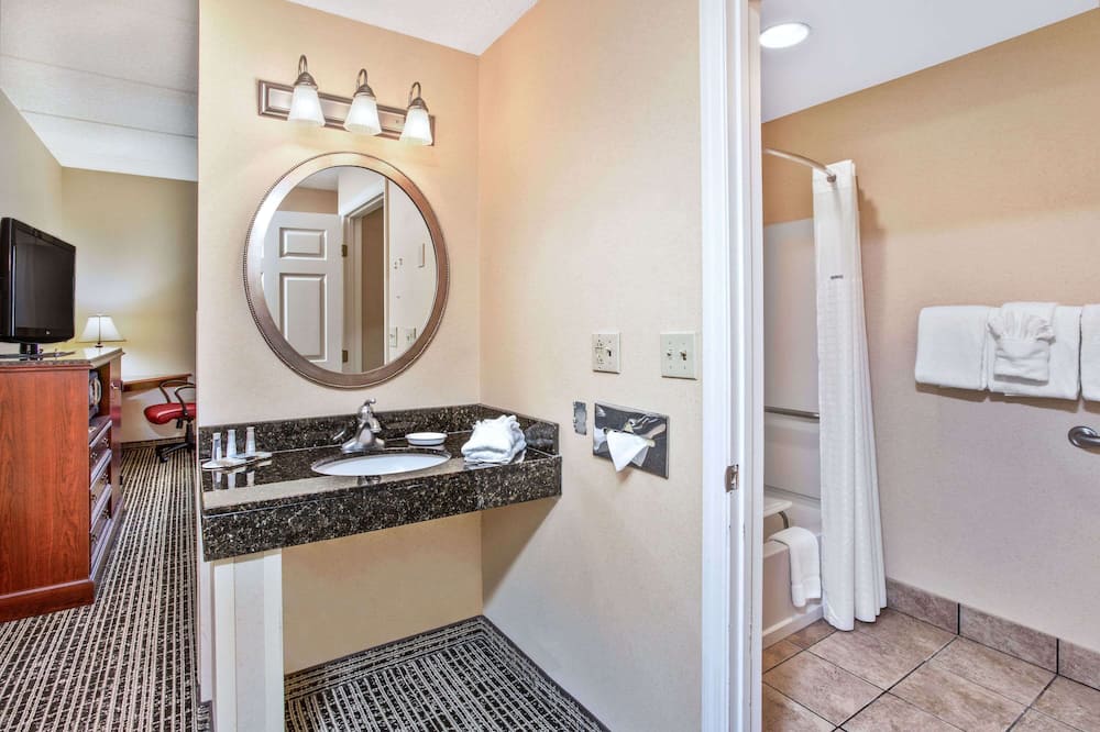 ベイモント バイ ウィンダム ノックスビル / シーダー ブラフ 写真