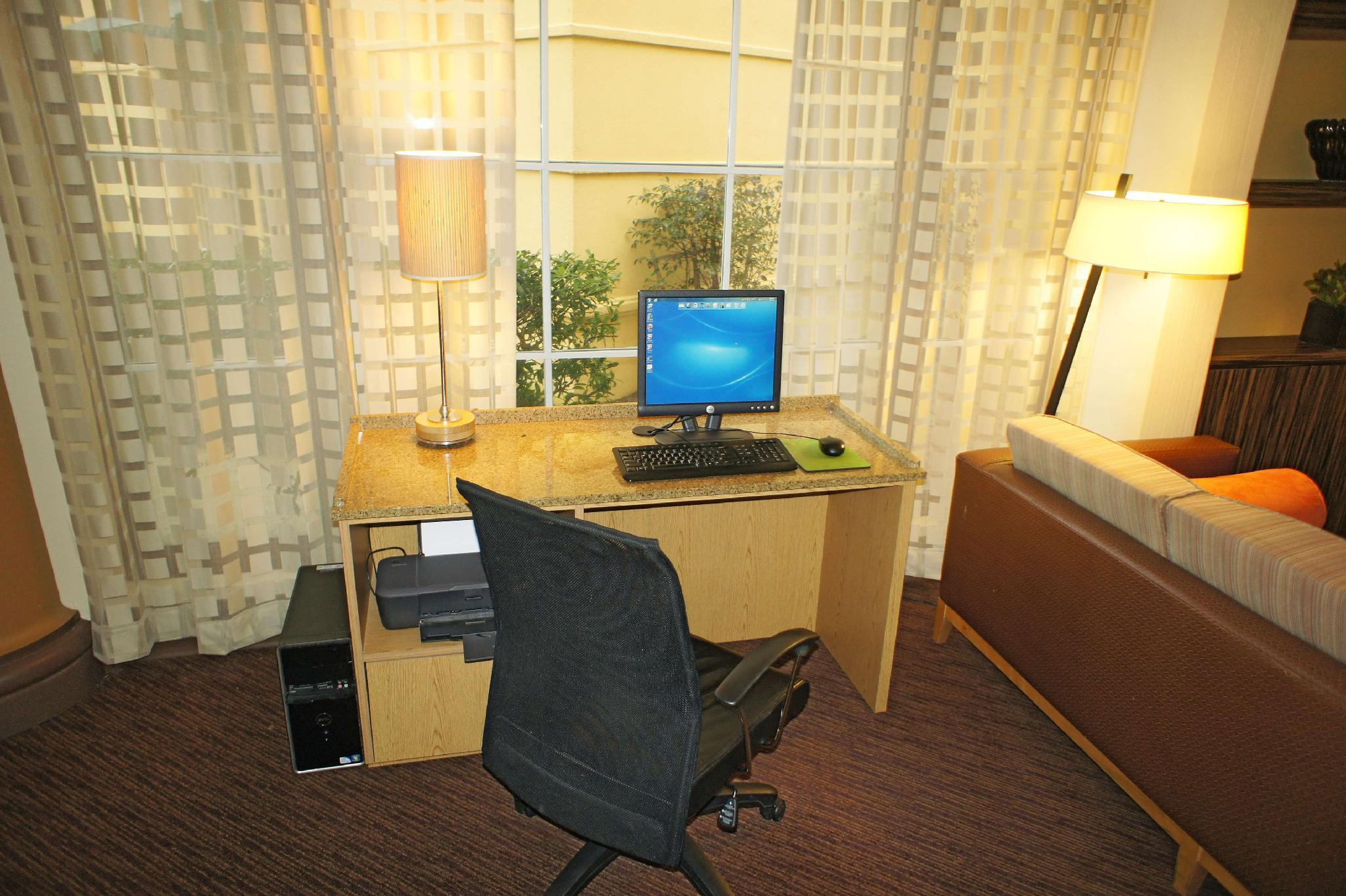 ラ キンタ イン & スイーツ バイ ウィンダム ローリー クラブツリー 写真