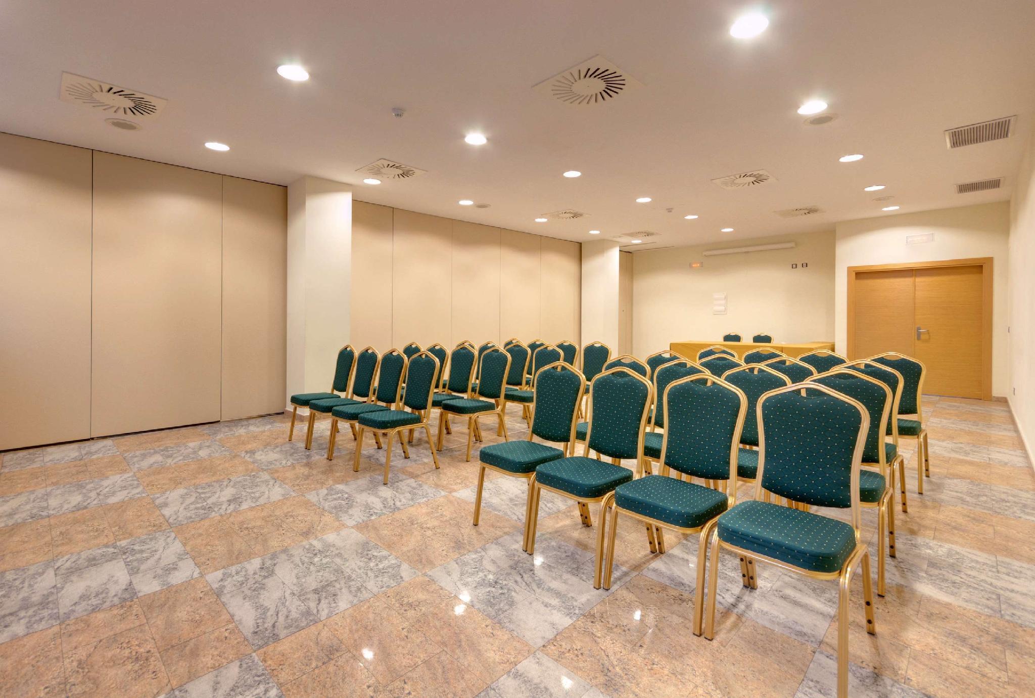 ラマダ バイ ウィンダム バレンシア アルムサフェス 写真