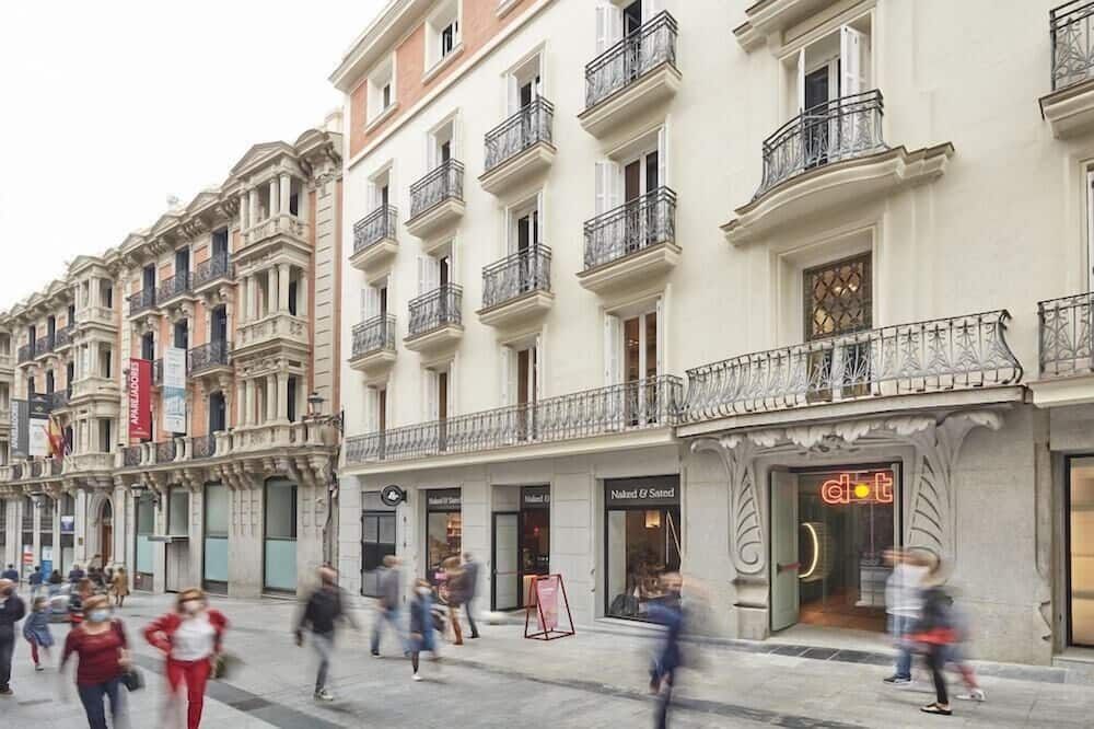 シック & ベーシック ドット 写真