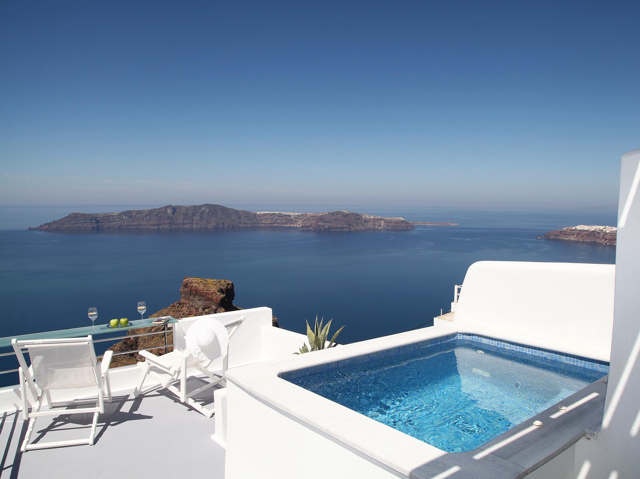 ホワイトデック ホテル 写真