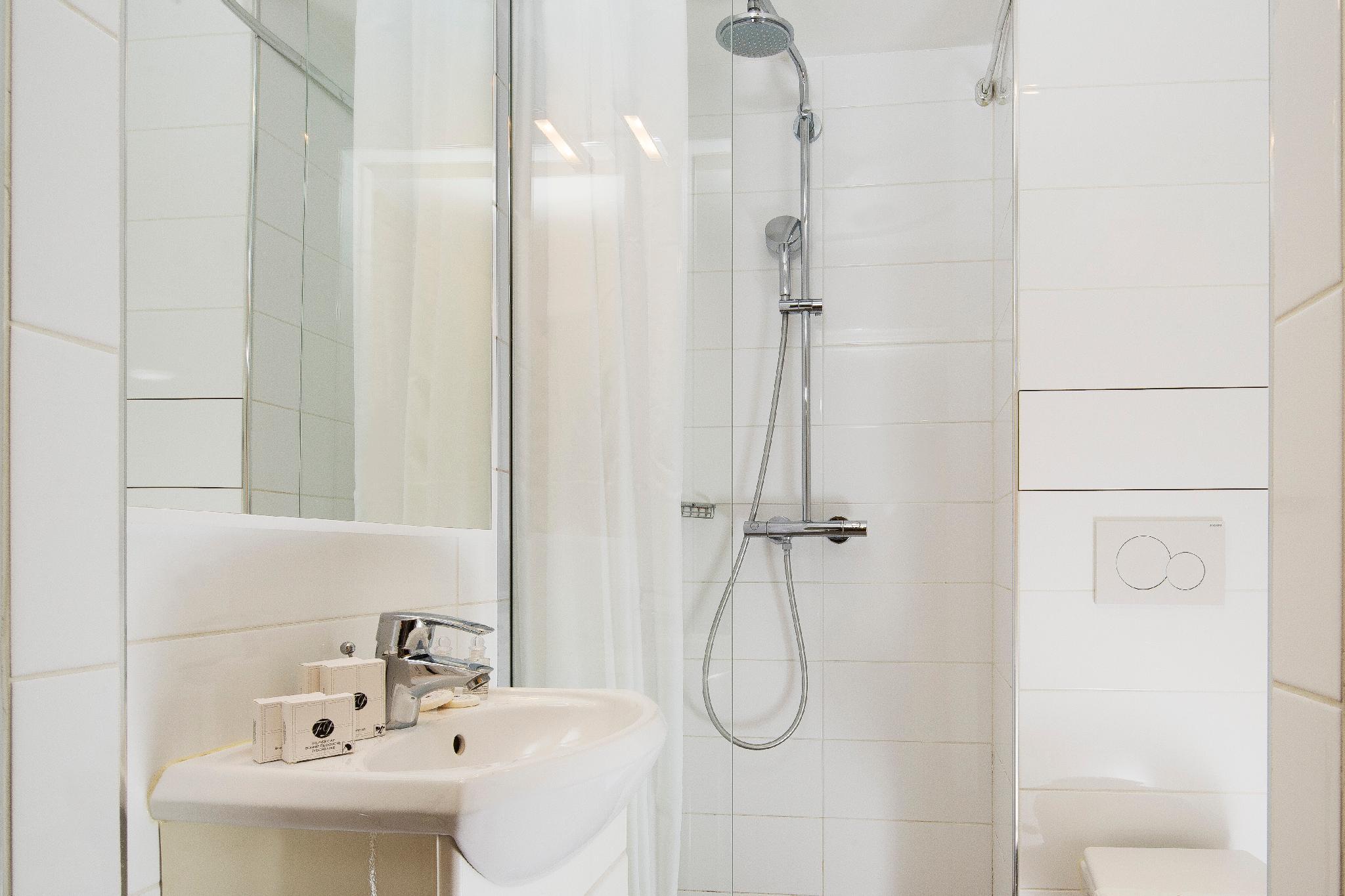 ホテル ドュ リオン ドール ルーブル 写真