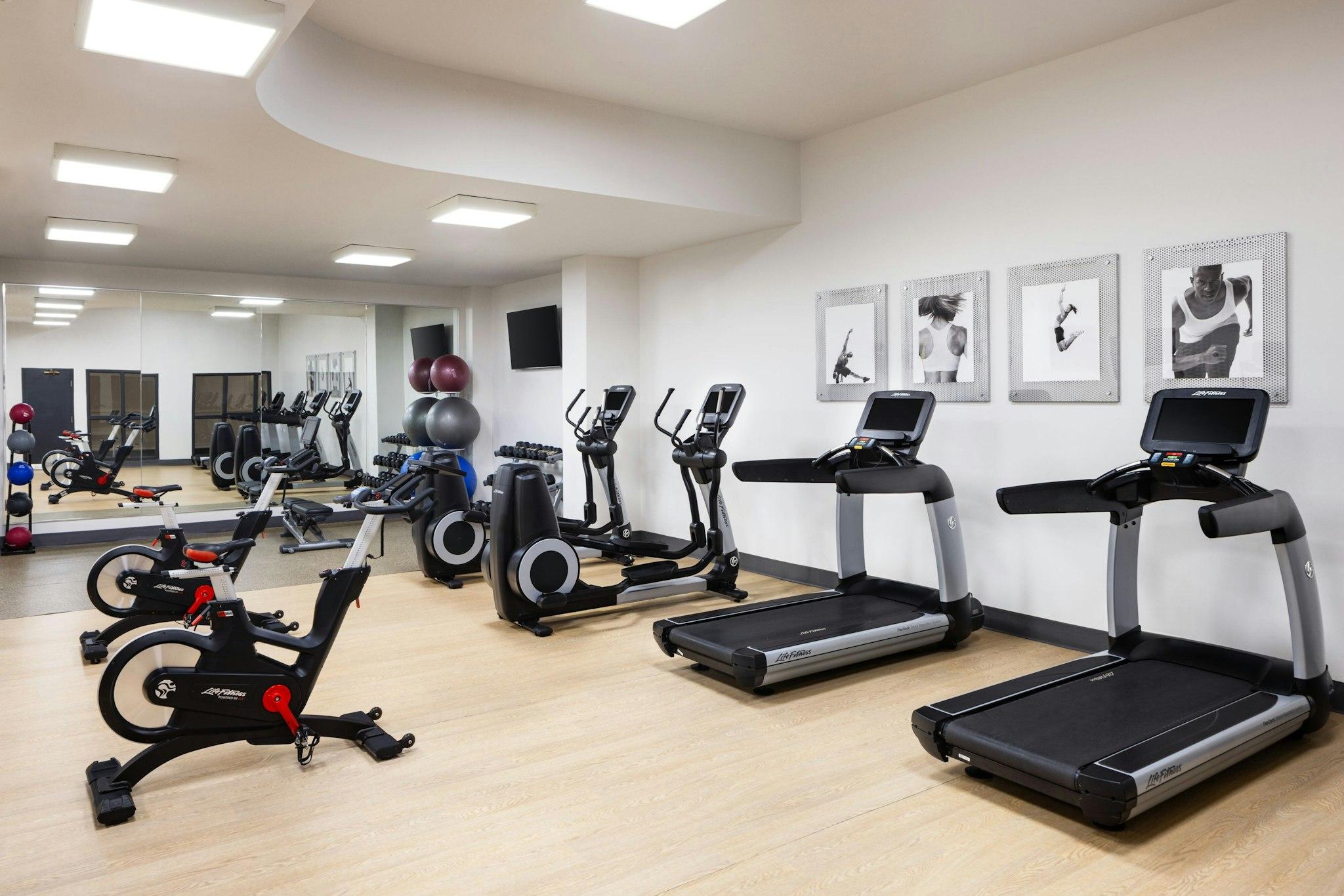 Delta Hotels Edmonton Centre Suites 写真