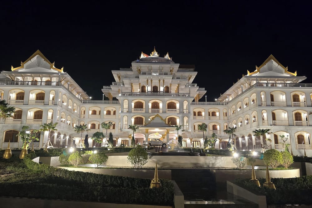 チャンパ パレス ホテル 写真