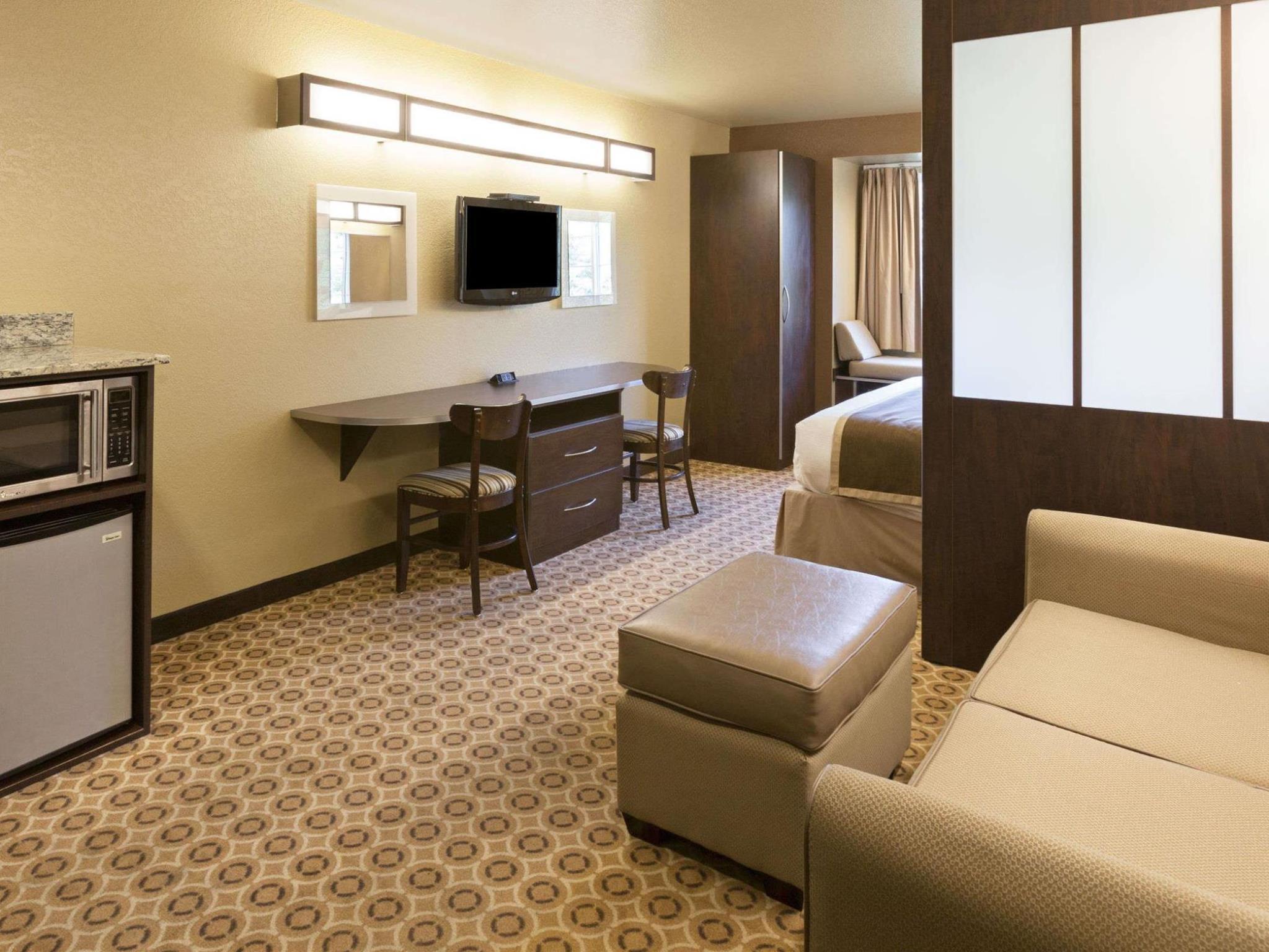 マイクロテル イン & スイーツ バイ ウィンダム サーシー 写真