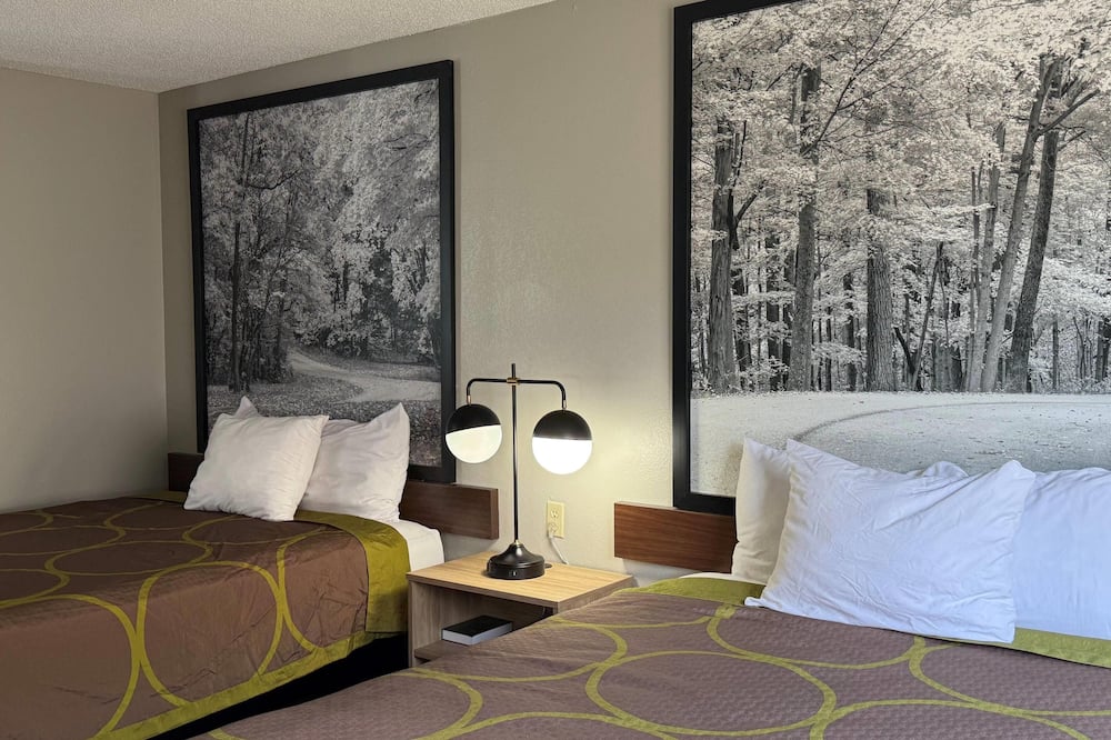 スーパー 8 バイ ウィンダム エバンズビル イースト 写真